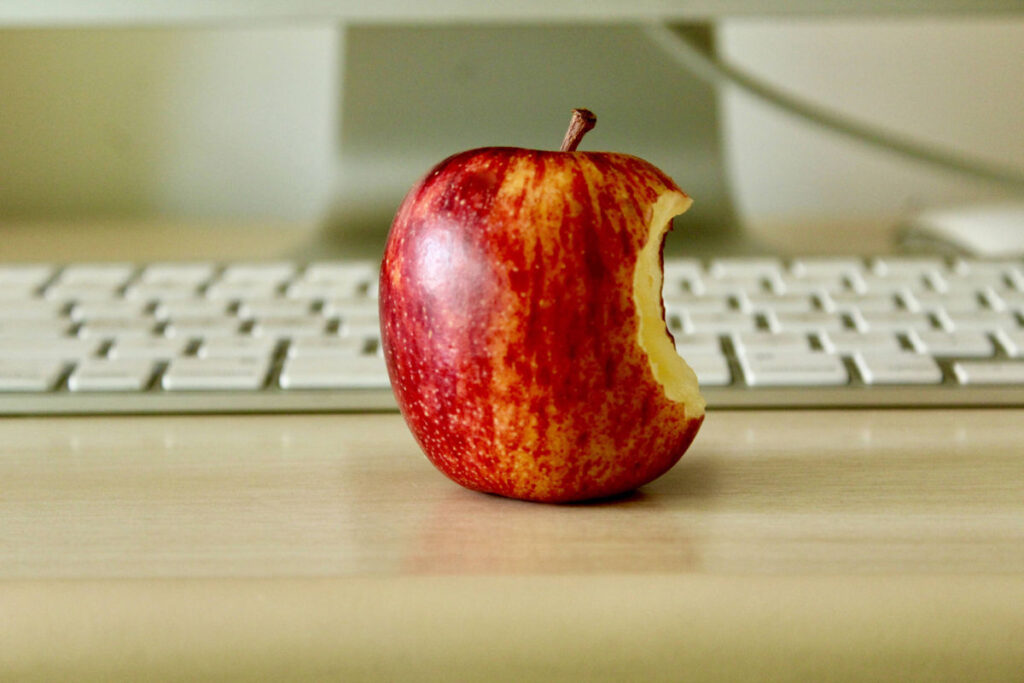 AppleのM5チップのMIEがAI支援のカーネル攻撃コードで回避される、メモリ破損防御を突破した初の公開事例 - GIGAZINE
