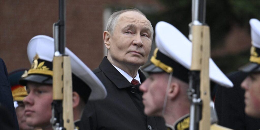 ロシアの元高官は、国はプーチン大統領を追い越しており、「プーチン大統領のいない未来を想像できる」と認める――クレムリンが資産を差し押さえる中、エリートさえも保釈している