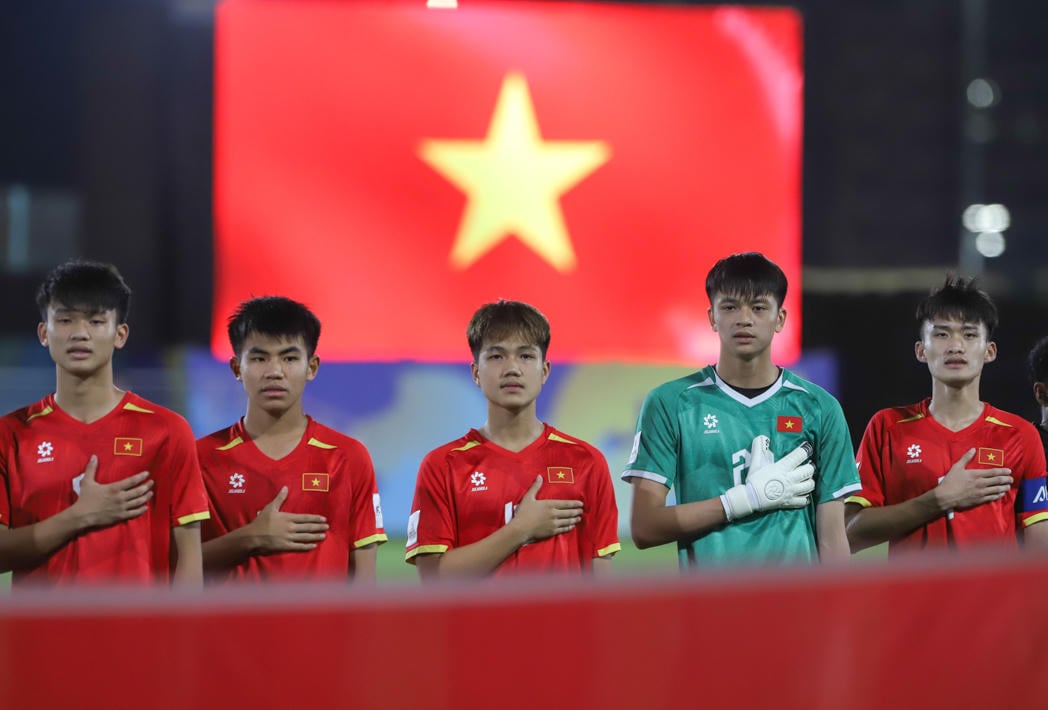 2026年AFC U-17選手権決勝後、クリスティアーノ・ローランド監督はチーム強化と2026年FIFA U-17ワールドカップに向けた計画を継続している。（写真：VFF）