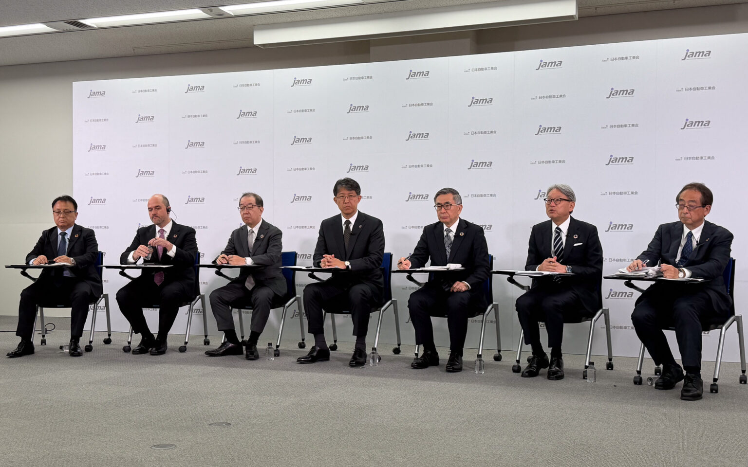 自動車メーカー各社、2027年度より「ゴールデンウィーク連休の平日を稼働日に変更」「ハッピーマンデーの休日化」導入へ 休日増は将来課題 – Car Watch 自動車メーカー各社、2027年度より「ゴールデンウィーク連休の平日を稼働日に変更」「ハッピーマンデーの休日化」導入へ 休日増は将来課題 - Car Watch