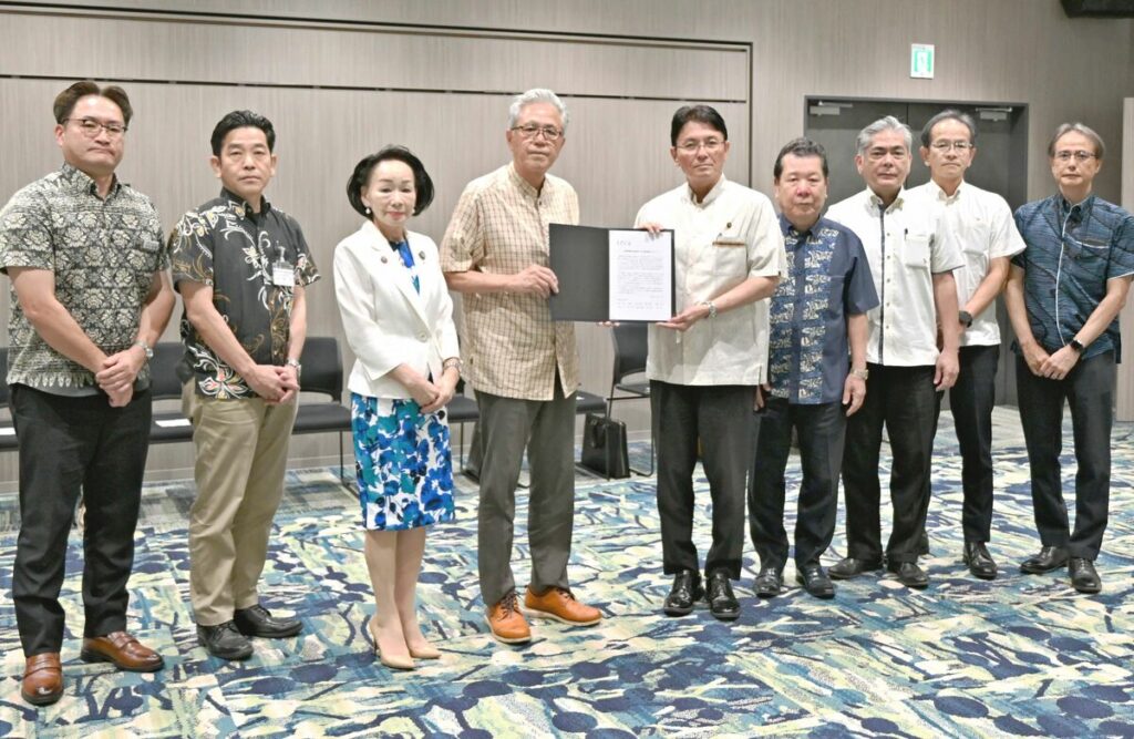 那覇市長選との「セット戦略」に異音 知事選巡り思惑交錯 【解体新書 沖縄政局】 | 解体新書 沖縄政局 那覇市長選との「セット戦略」に異音 知事選巡り思惑交錯 【解体新書 沖縄政局】 | 解体新書 沖縄政局