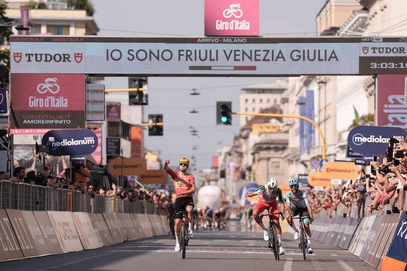 ドゥヴァーシュネスがジロ・デ・イタリア第15Sで初優勝 - PRESSPORTS