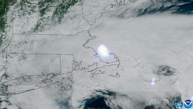 米国上空で隕石が爆発、TNT火薬300トン相当の威力 NASA(AFPBB News)|dメニューニュース(NTTドコモ) 米国上空で隕石が爆発、TNT火薬300トン相当の威力 NASA