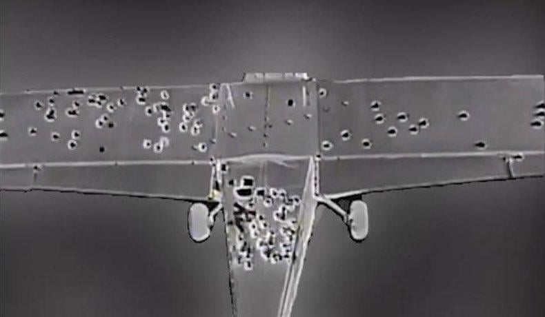 最大3,000kmの距離で250kgの爆弾を投下できるウクライナのE-300重爆撃機無人機は複数の攻撃を受けたが、それでも任務を続けた。ロシアの情報筋は、E-300は非常に耐久性があると主張している。