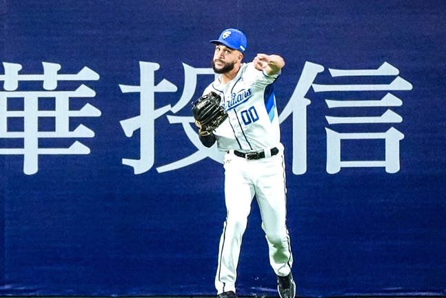 守備型の外国人打者に転落したリベラート。 /写真=プバンガーディアンズ公式SNS