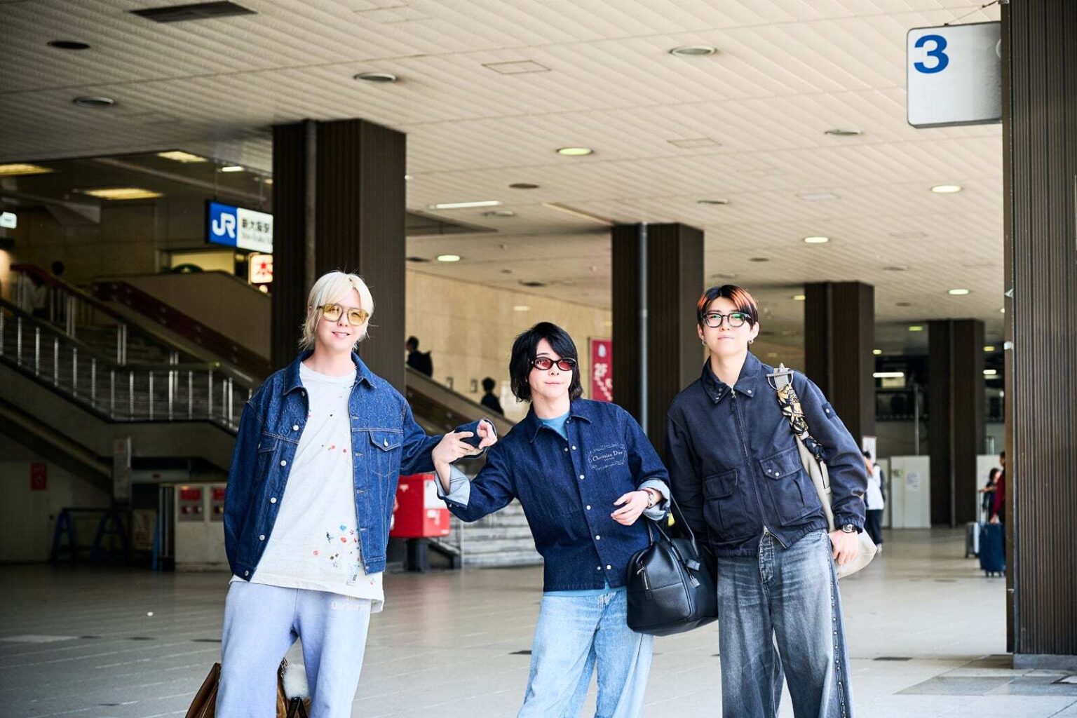 Mrs. GREEN APPLE、スタジアムツアーのため大阪入り 来阪写真公開（モデルプレス） - Yahoo!ニュース
