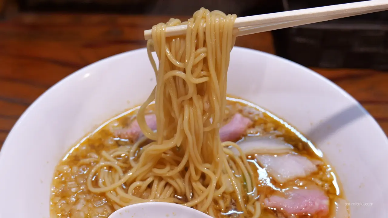 麺も美味しいストレート麺