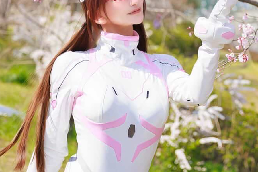 「曲線美すごっ！」『エヴァ』真希波マリの美女コスプレイヤーに「美スタイル」「クオリティー高い」（マグミクス） - Yahoo!ニュース