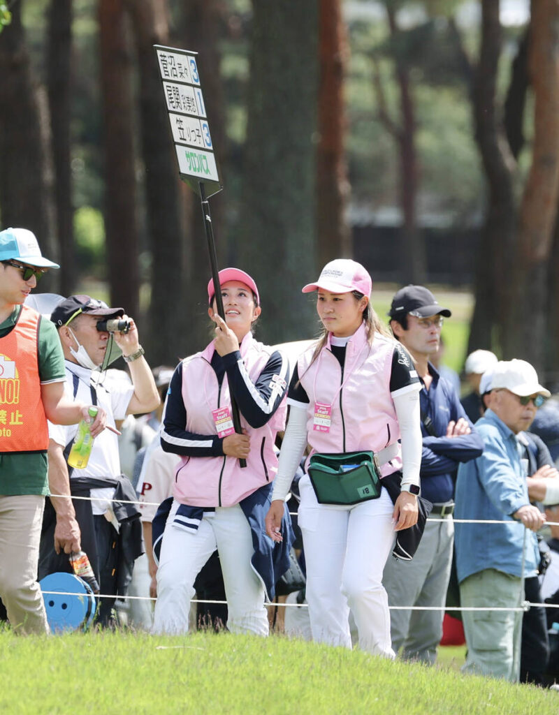 中村心＆鳥居さくらがルーキーキャンプ参加 キャリングボード持ち「こんなサポートがあるんだ」（スポーツ報知） - Yahoo!ニュース