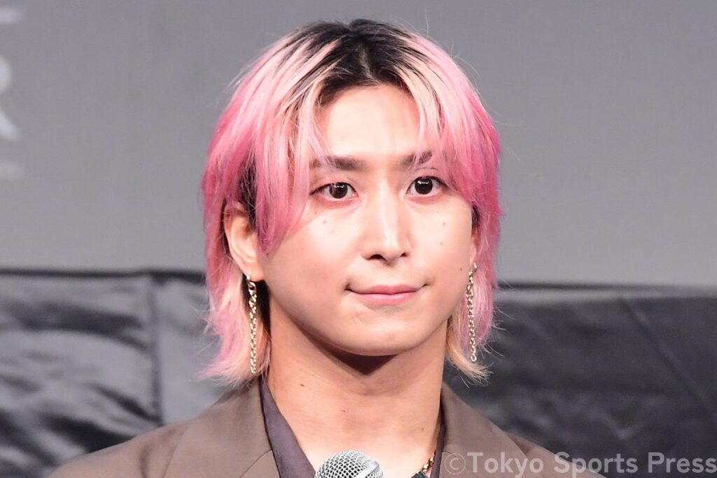 Snow Man佐久間大介が地震速報でとっさの手話「大丈夫」「落ち着いて」 称賛相次ぐ（東スポWEB） - Yahoo!ニュース