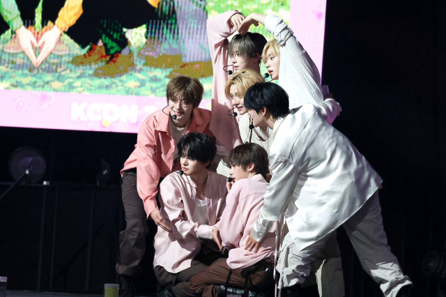 【KCON JAPAN】ALPHA DRIVE ONE、色気たっぷりステージに会場熱狂 ハプニングも“神フォロー” | ORICON NEWS | 国内海外のニュース 【KCON JAPAN】ALPHA DRIVE ONE、色気たっぷりステージに会場熱狂 ハプニングも“神フォロー” | ORICON NEWS | 国内海外のニュース