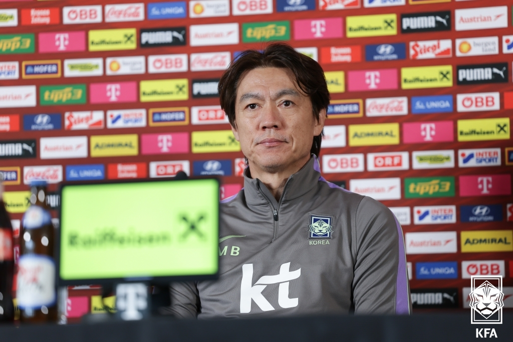 サッカー韓国代表の洪明甫（ホン·ミョンボ）監督。 /写真=大韓サッカー協会提供