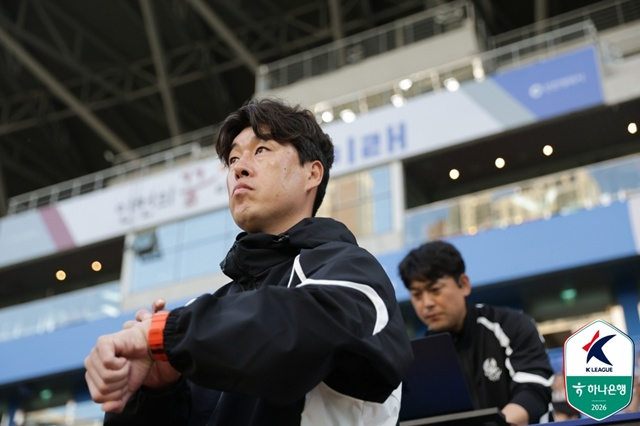 光州FCのイ·ジョンギュ監督。 /写真=韓国プロサッカー連盟提供