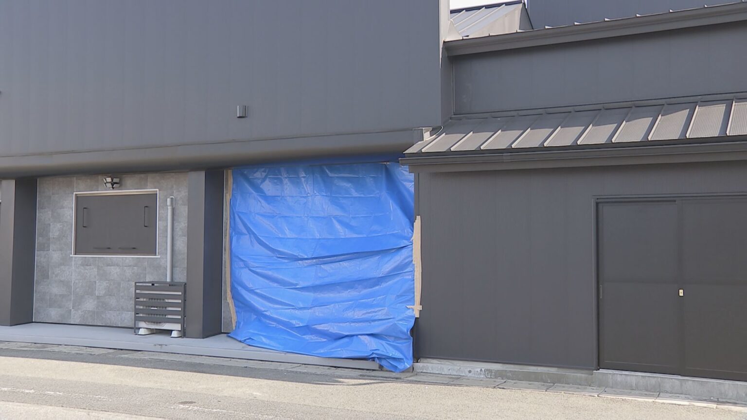 群馬・伊勢崎市　住吉会系暴力団の事務所に車突っ込む　現場から立ち去った35歳男を逮捕　警察が動機などを追及（TBS NEWS DIG Powered by JNN）