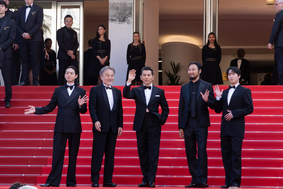 【カンヌ映画祭】『黒牢城』世界初上映に喝采 本木雅弘が感涙、宮舘涼太も“日本映画の良さ”実感(オリコン) – Yahoo!ニュース 【カンヌ映画祭】『黒牢城』世界初上映に喝采 本木雅弘が感涙、宮舘涼太も“日本映画の良さ”実感(オリコン) - Yahoo!ニュース