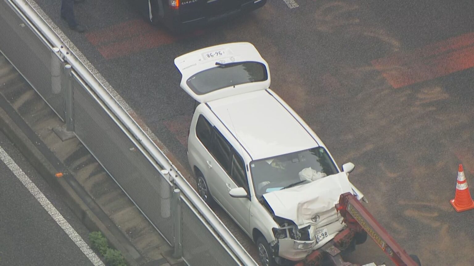 【速報】「逆走してきた車と正面衝突した」 軽乗用車が逆走か 4人ケガ 運転していたのは70代女性 愛知・春日井市(CBCテレビ) 【速報】「逆走してきた車と正面衝突した」 軽乗用車が逆走か 4人ケガ 運転していたのは70代女性 愛知・春日井市(CBCテレビ)