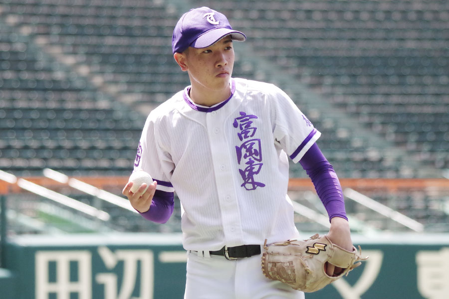 大会中止連発、部員が「練習に来ない」 毎年届く悲報も…”高校軟式野球”が魅力的なワケ | Full-Count 富岡東・久米壮典【写真:喜岡桜】