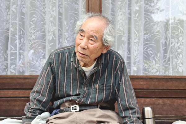 国宝に指定される見通しとなり、喜ぶ箱木家５１代当主の真人さん（神戸市北区で）