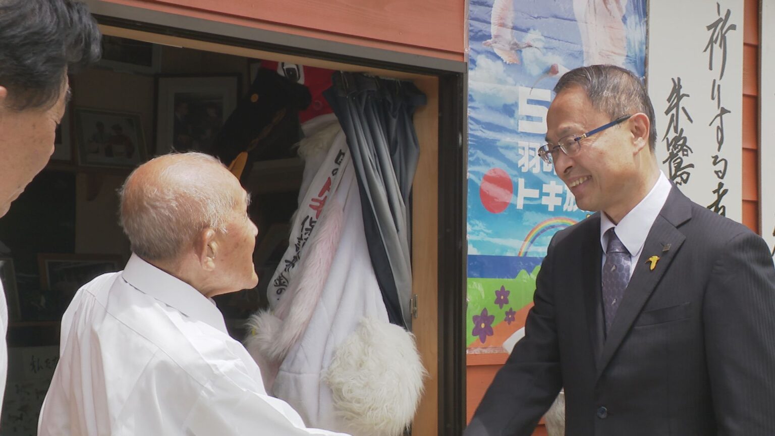 トキ放鳥へ 知事が保護活動の村本義雄さん(101)に学ぶ「トキを守る環境づくりを」官民一体で(MRO北陸放送) – Yahoo!ニュース トキ放鳥へ 知事が保護活動の村本義雄さん(101)に学ぶ「トキを守る環境づくりを」官民一体で(MRO北陸放送) - Yahoo!ニュース