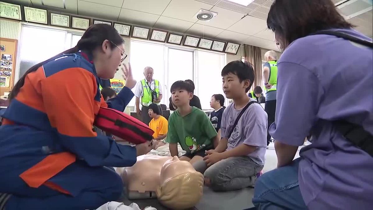 子供たちが火おこしやカレー作りに挑戦 宮崎市の自治会が独自の「防災フェスタ」