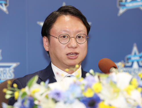 【DeNA】ビシエド現役引退、木村球団社長「火曜日、広島戦が終わった後に…」 – 日刊スポーツ DeNA木村洋太球団社長(2026年5月14日撮影)