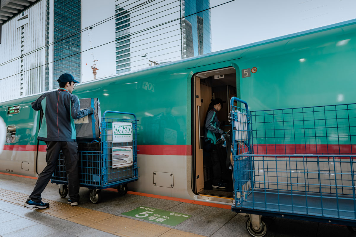 20260528amazon1 - アマゾン／新幹線を活用した商品輸送を開始、青森・函館・金沢エリアで当日配送拡大