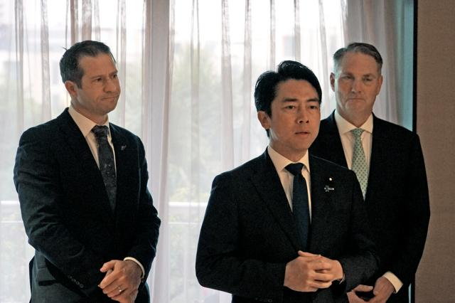 小泉防衛相、豪ニュージーランドと防衛相会談 護衛艦の輸出向け協議(朝日新聞) – Yahoo!ニュース 小泉防衛相、豪ニュージーランドと防衛相会談 護衛艦の輸出向け協議(朝日新聞) - Yahoo!ニュース