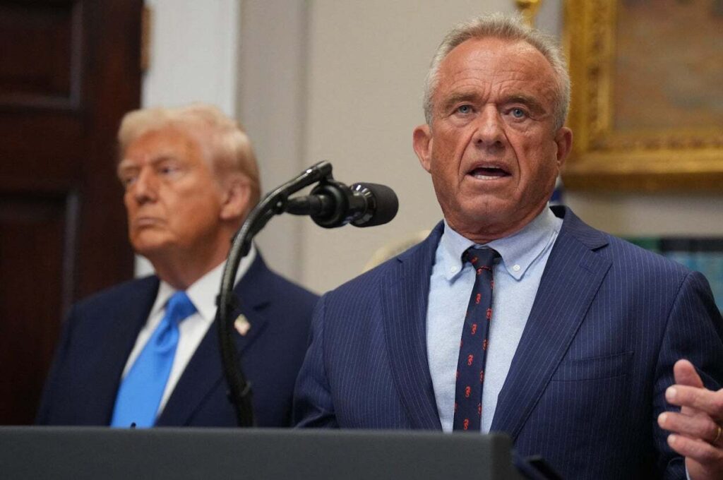 トランプ氏の側近、プライベートでの"危険な行為"をSNSに投稿。「よくやった」との声も、専門家は警告「触らないで」 – Yahoo!ニュース トランプ氏の側近、プライベートでの"危険な行為"をSNSに投稿。「よくやった」との声も、専門家は警告「触らないで」 - Yahoo!ニュース