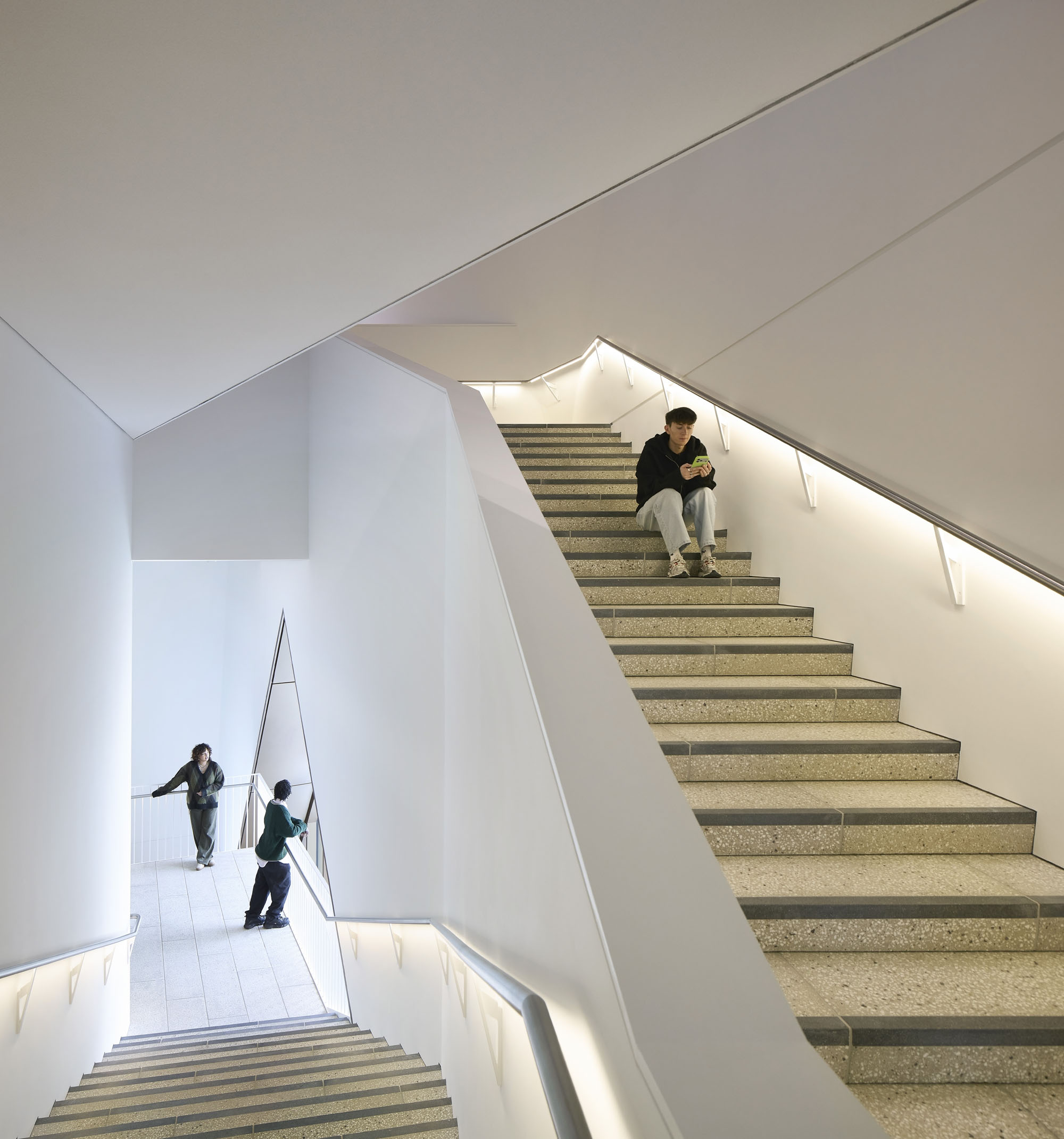 〈V&Aイースト・ミュージアム（V&A East Museum）〉O'Donnell + Tuomey