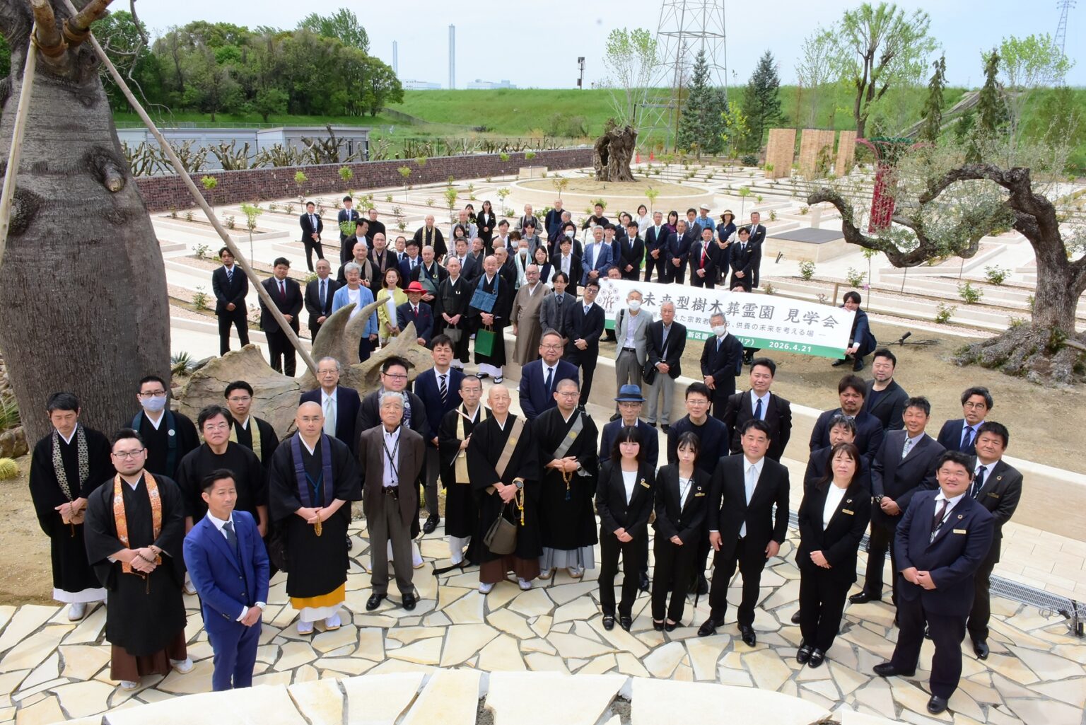 僧侶・祭司50名以上が集結した開業式典