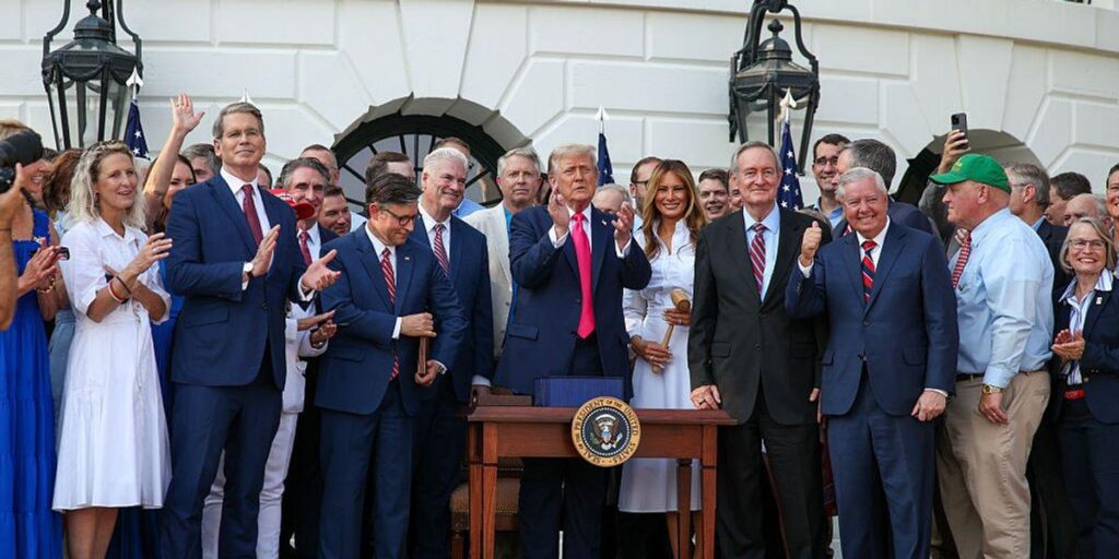 最大の詐欺：真に驚異的な規模のトランプ強盗