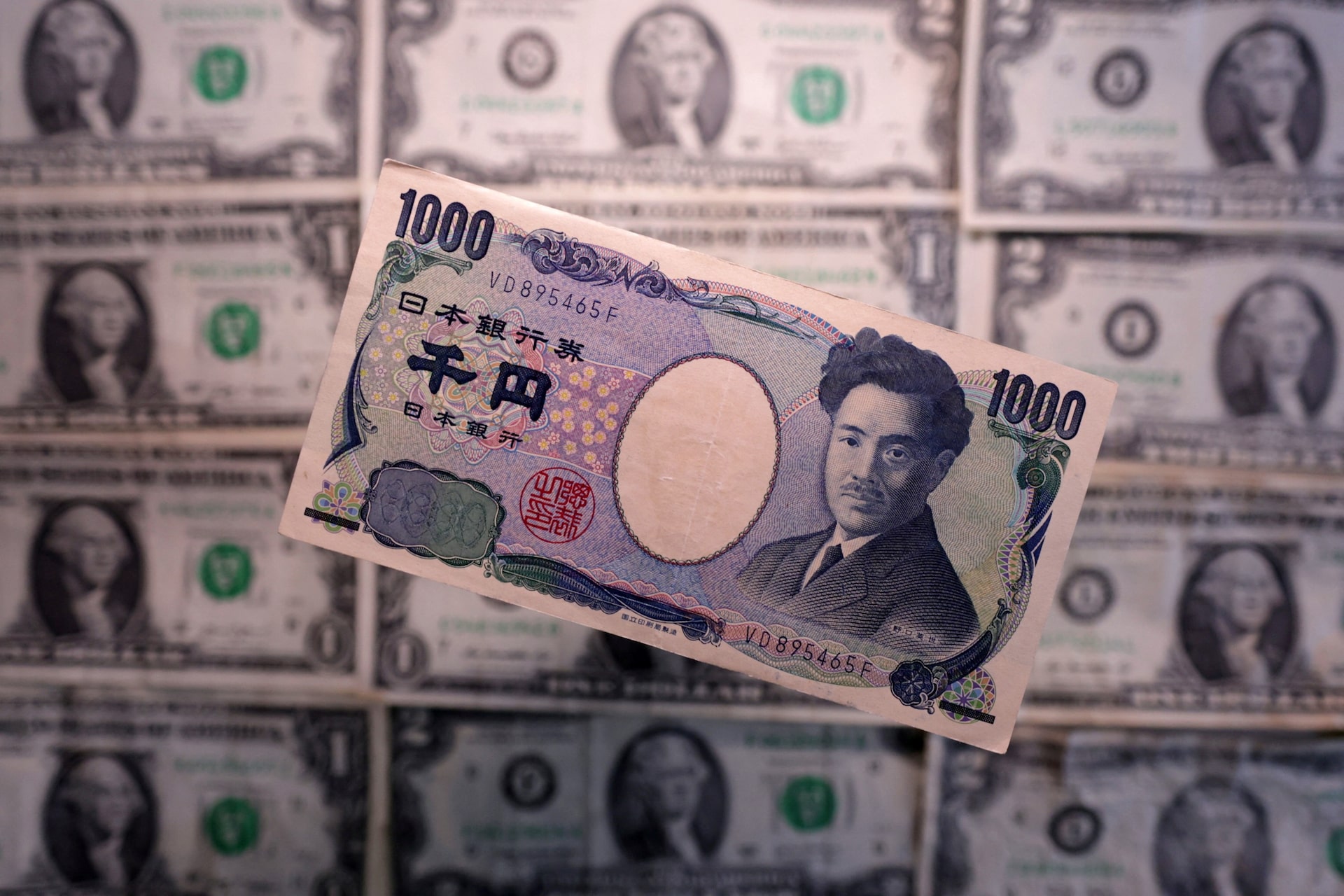 ドルが一時155円半ばへ急落＝外国為替市場