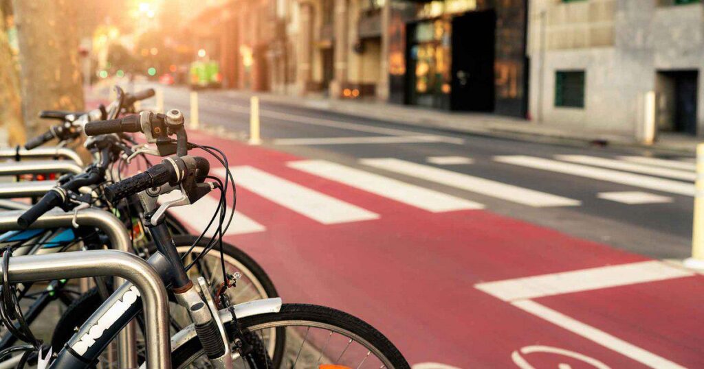 アテネ市：17kmの自転車道整備が進んでいる - 駐車スペースが「失われた」ことに対するドライバーの反応
