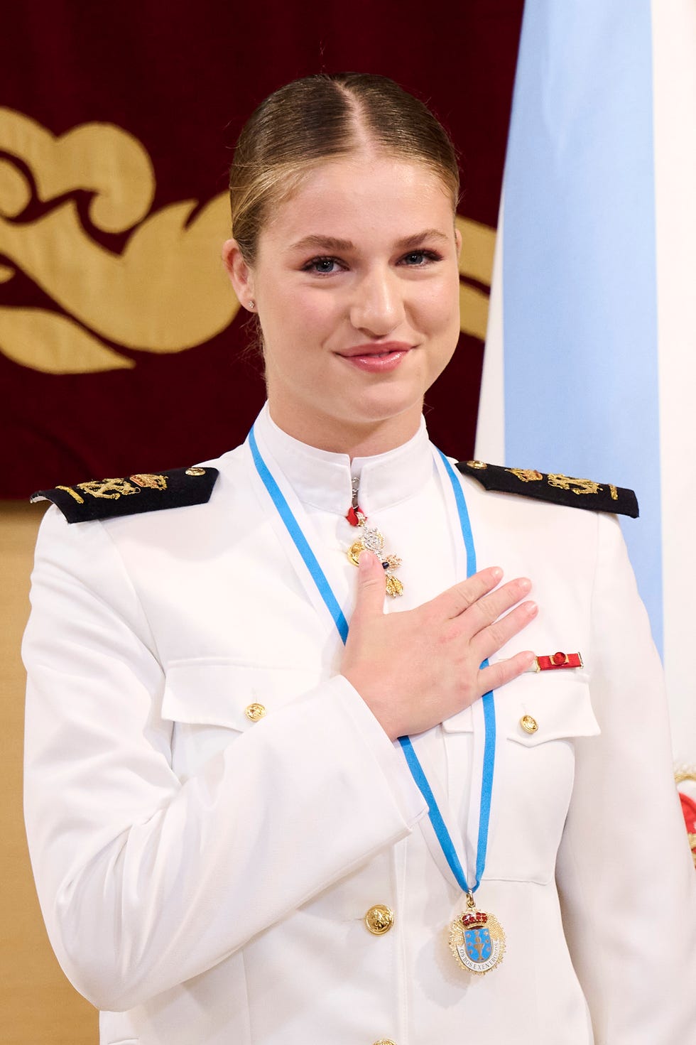 princess leonor receives the medal of galicia 2025