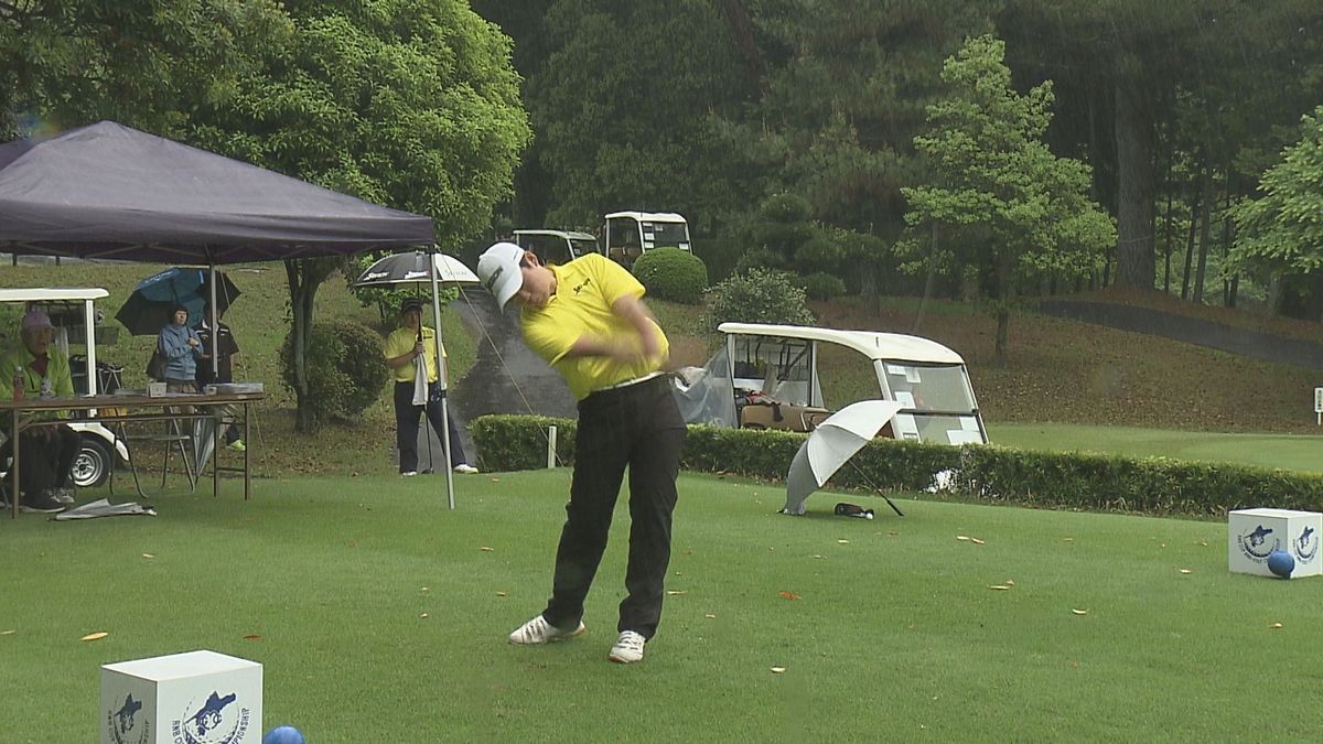  RNB杯アマゴルフ選手権 一般の部で中1の藤原諒星選手が最年少優勝、レディスの部で中3の早野織姫選手が初優勝