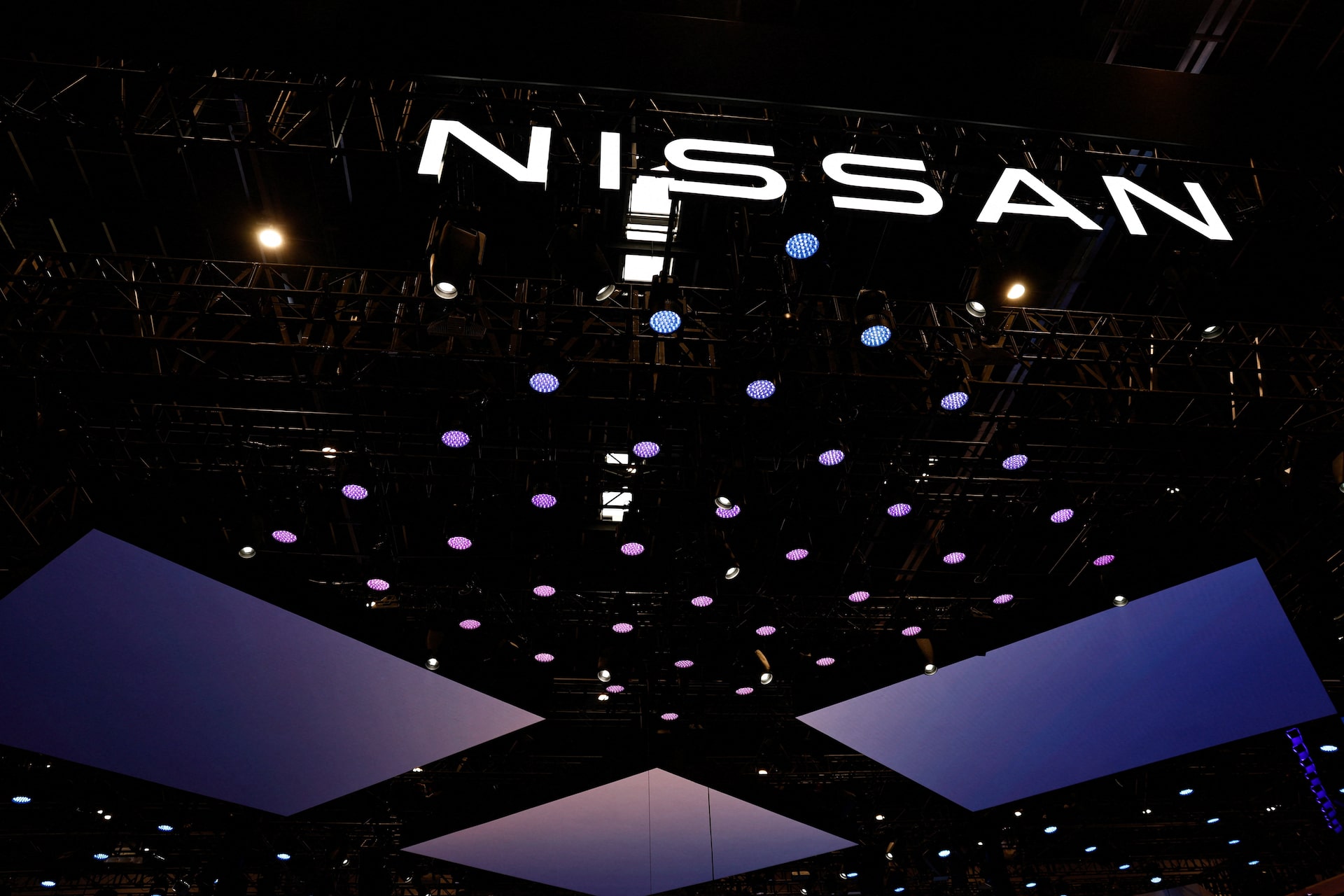 日産、欧州で10％人員削減へ　英工場生産ライン統合も＝英紙