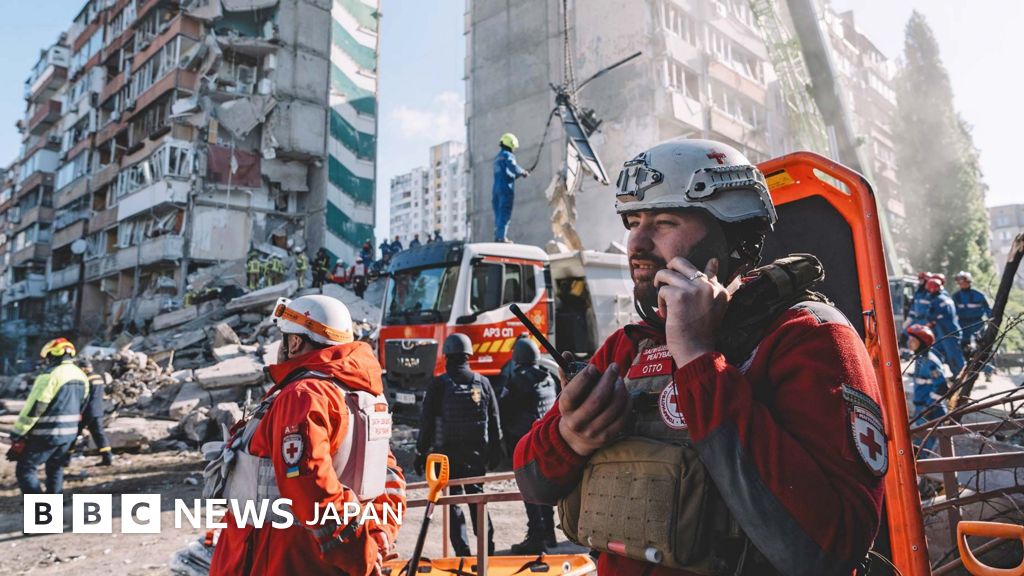 キーウの集合住宅にドローン攻撃、ロシアが攻撃強化 - BBCニュース