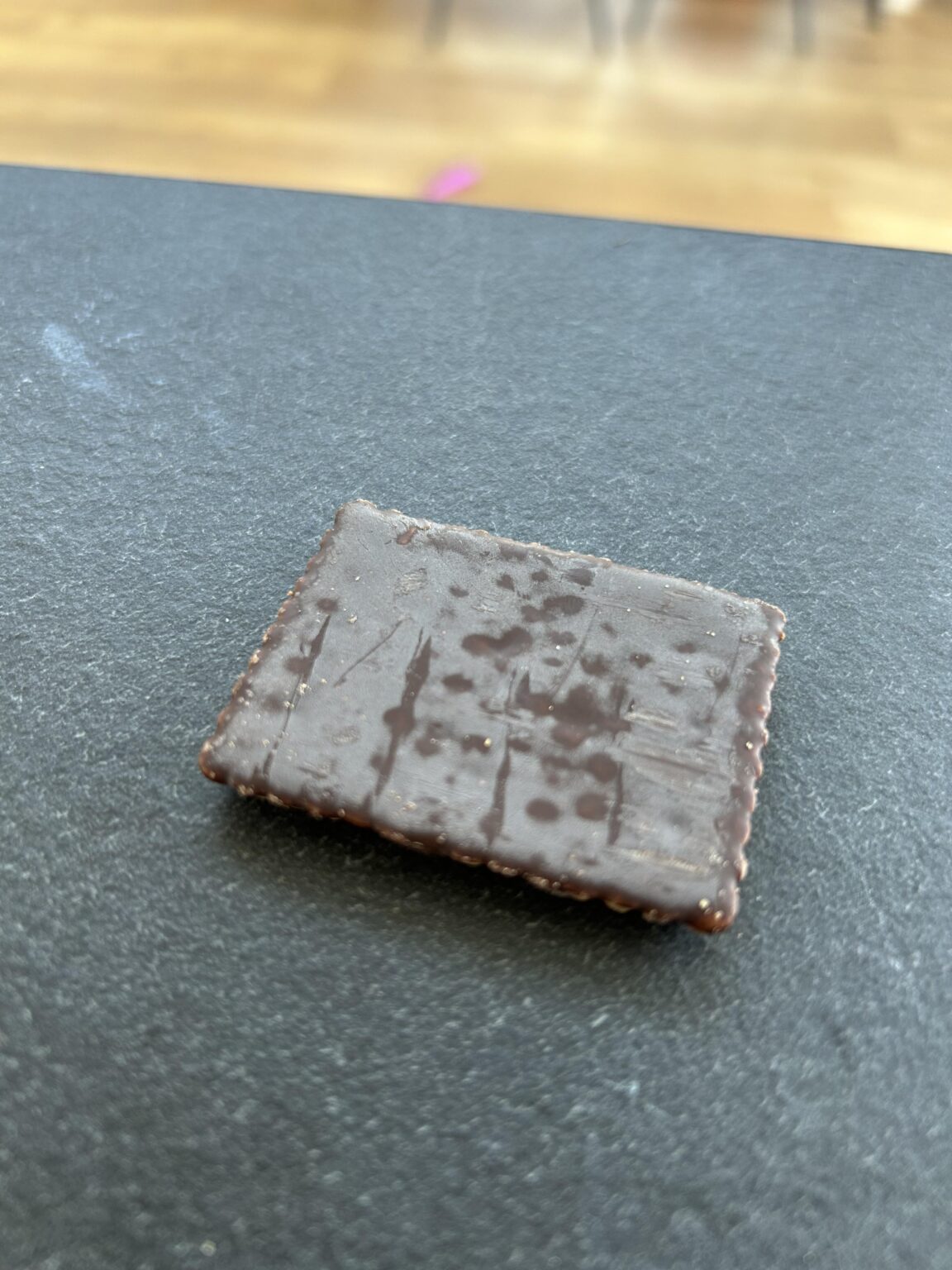 オパヴィアがセミディップの販売を開始し、チョコレートの量が減ったことに気づいた人はいますか?完全に滑らかです。