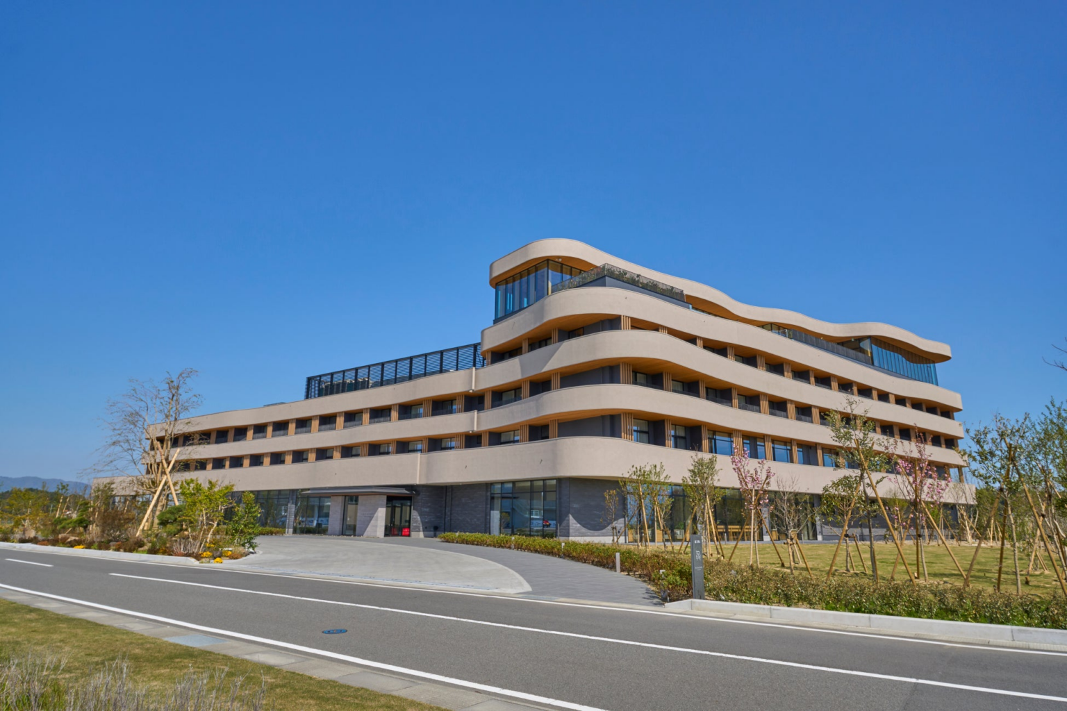福島県双葉町にリトリート型ホテル「FUTATABI FUTABA FUKUSHIMA」が6月1日開業 バンケット＆カンファレンスルーム等を備える | AMP[アンプ]