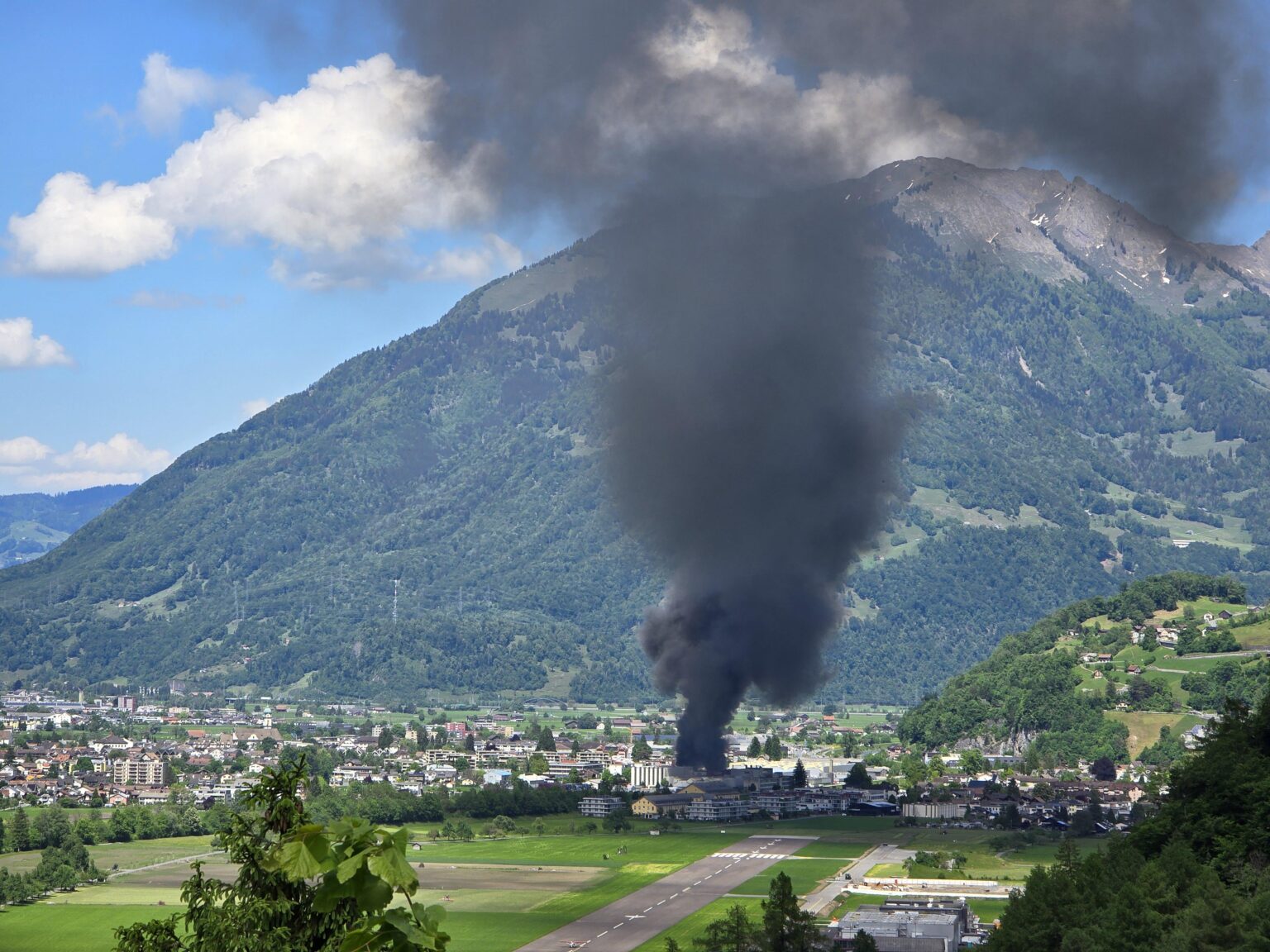 グラールス付近で大爆発