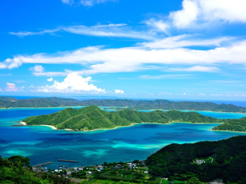 【40代男女が選ぶ】春に行きたい「鹿児島県の旅行先」ランキング！ 2位「奄美大島」、1位は？【2026年調査】 - All About ニュース
