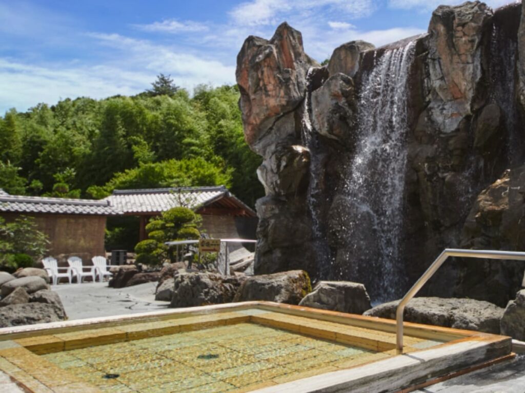 【奈良県の人気日帰り温泉】「ゆららの湯 押熊店」は多彩な湯船と本格サウナがそろう施設。バリ風・和風の2つの趣を楽しめる - All About ニュース