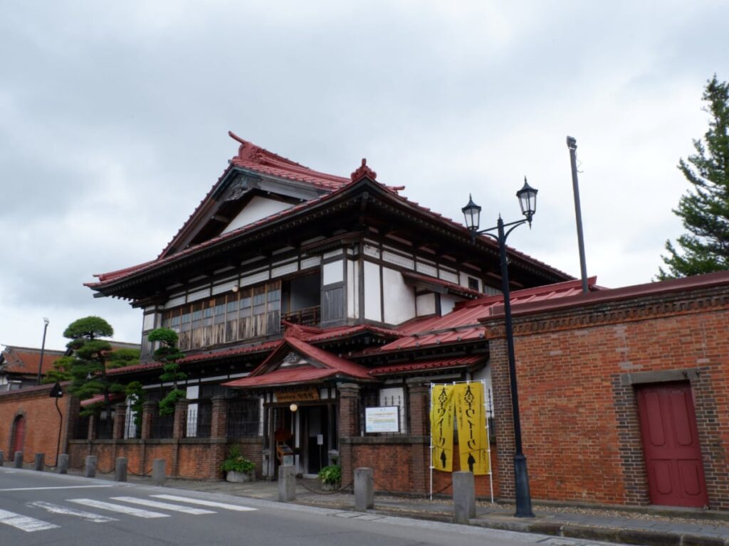 梅雨に行きたいと思う「青森県の旅行先」ランキング！ 同率2位「太宰治記念館『斜陽館』」「浅虫温泉」、1位は？ - All About ニュース