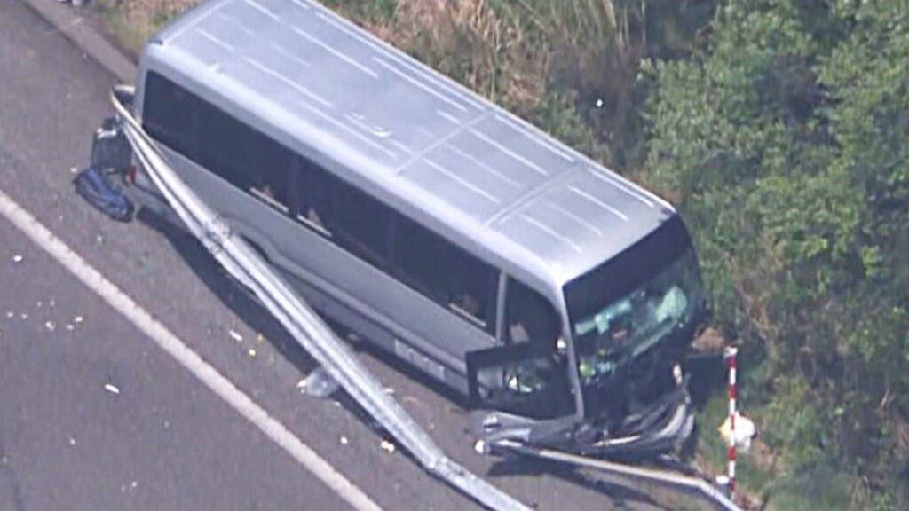 【更新中】運転手の男（68）を逮捕　福島・磐越道バス事故 高校生ら21人死傷