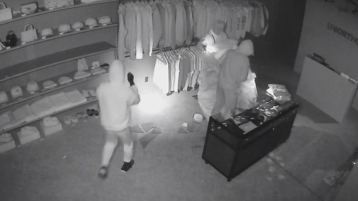 別の高級ブランドの店でも窃盗事件 被害額は2店あわせて1億2000万円に 犯行時間わずか2分 深夜に大胆な犯行手口