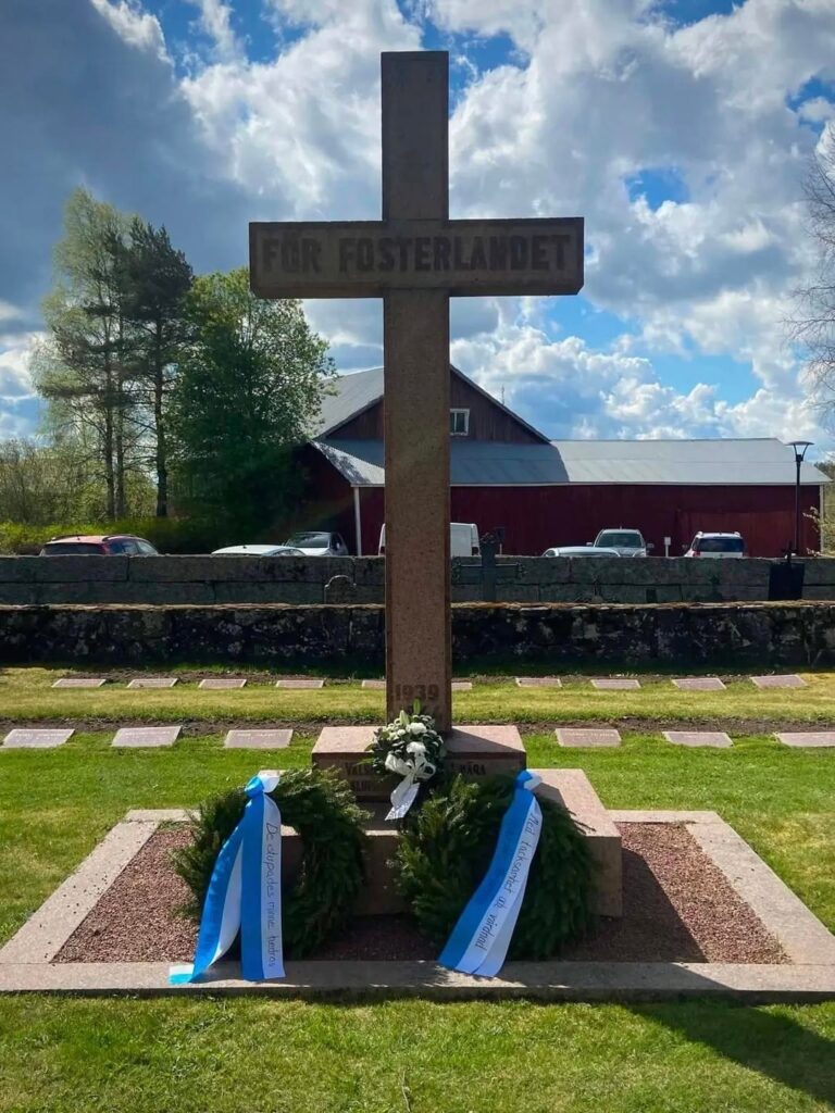 私はスウェーデン人ですが、ここは私の祖父の兄弟のお墓です