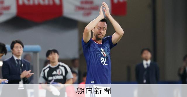 サッカー日本代表W杯壮行試合速報　吉田は14分で交代　前半0ｰ0 [サッカーワールドカップ（W杯）]：朝日新聞