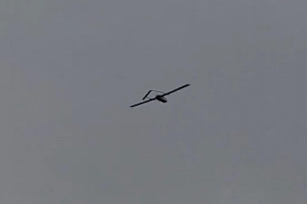 ビデオ |ロシアからのドローン数機が夜にラトビア領空に進入し、そのうちの１機が石油貯蔵施設に墜落した