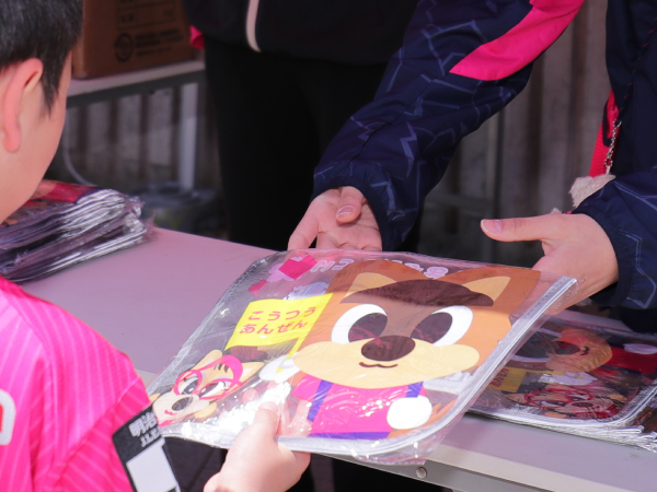 セレッソ大阪交通安全ランドセルカバープレゼント！ | セレッソ大阪オフィシャルウェブサイト | Cerezo OSAKA