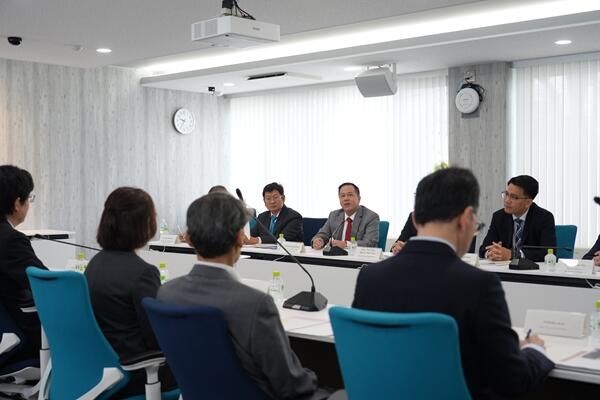 表敬訪問の様子